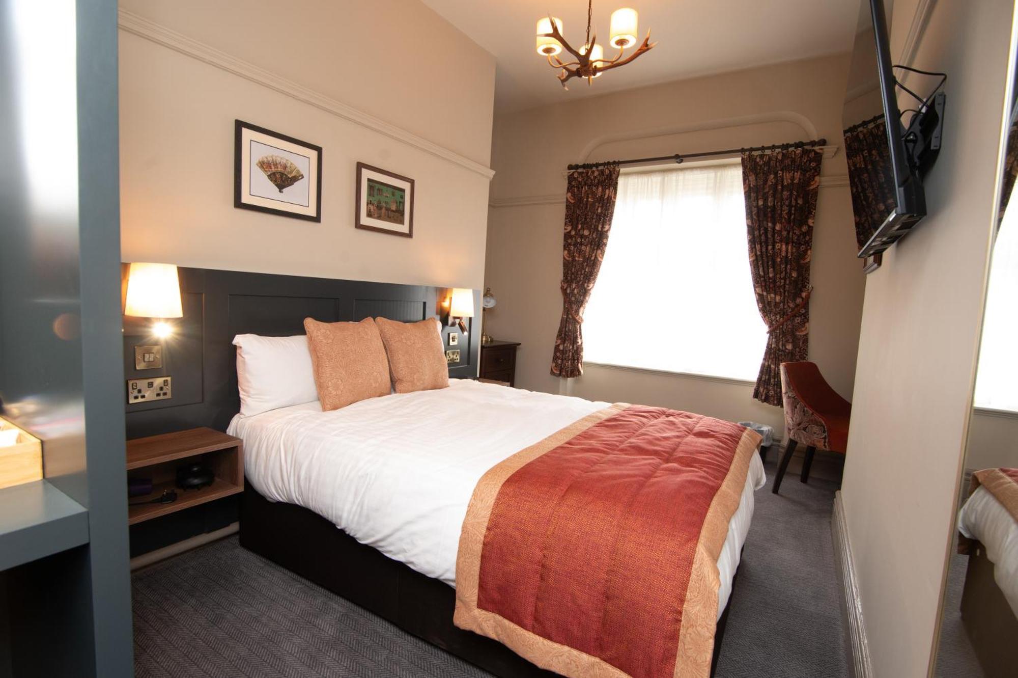 The Dukeries Lodge, Edwinstowe, Nottinghamshire Ngoại thất bức ảnh
